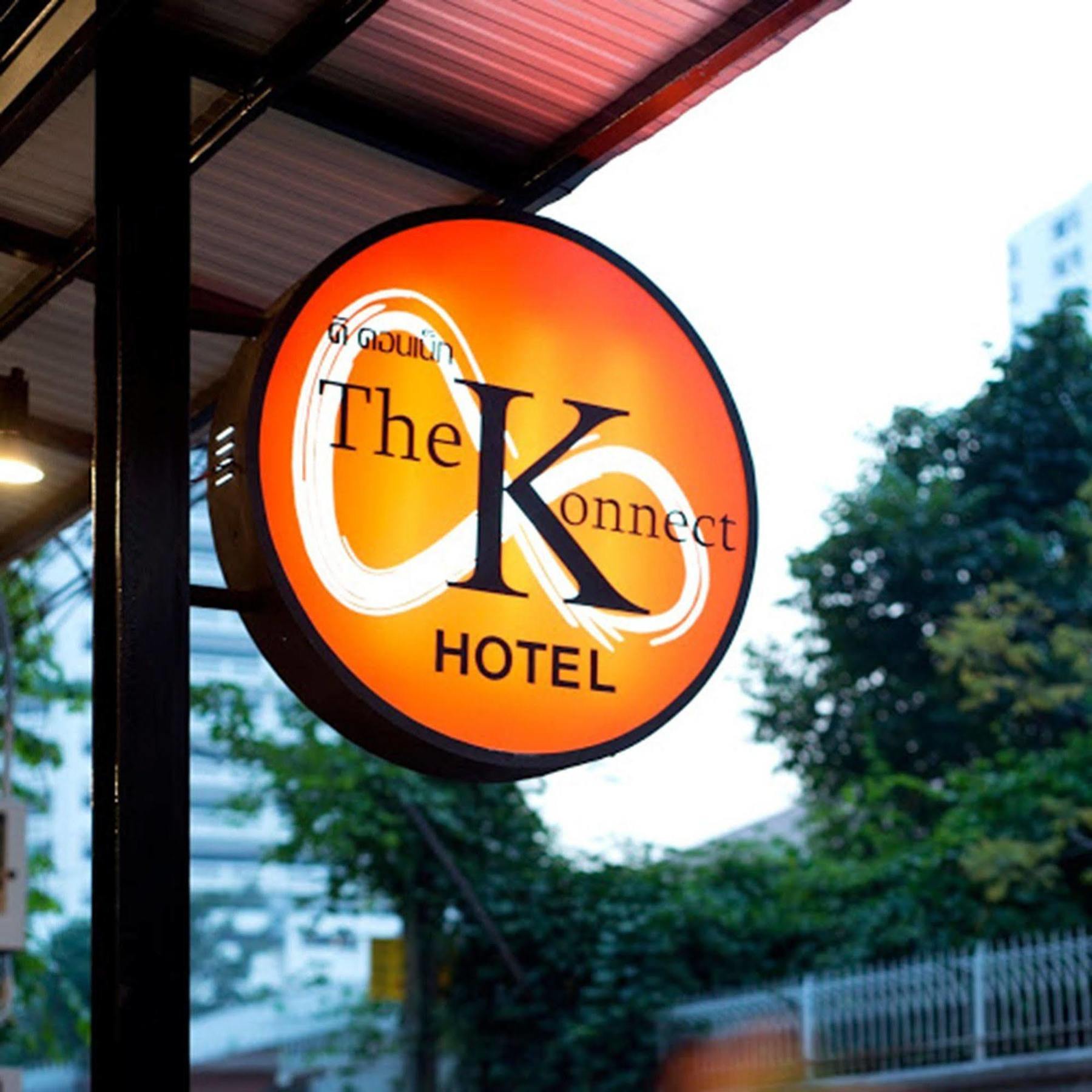 The Konnect Hotel Bangkok Exteriör bild